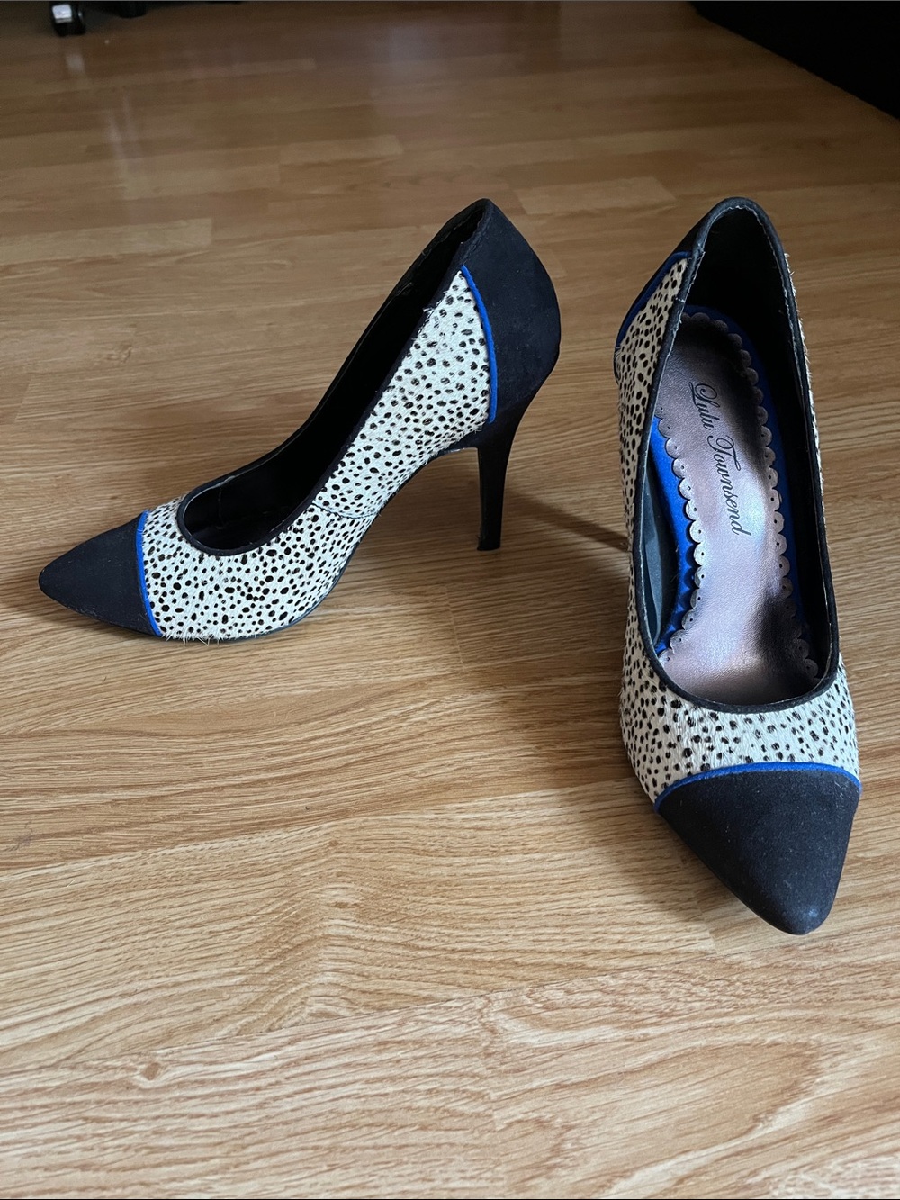 Lulu Townsend Black and Off White Spotted High Heel Pumps with Blue Accents